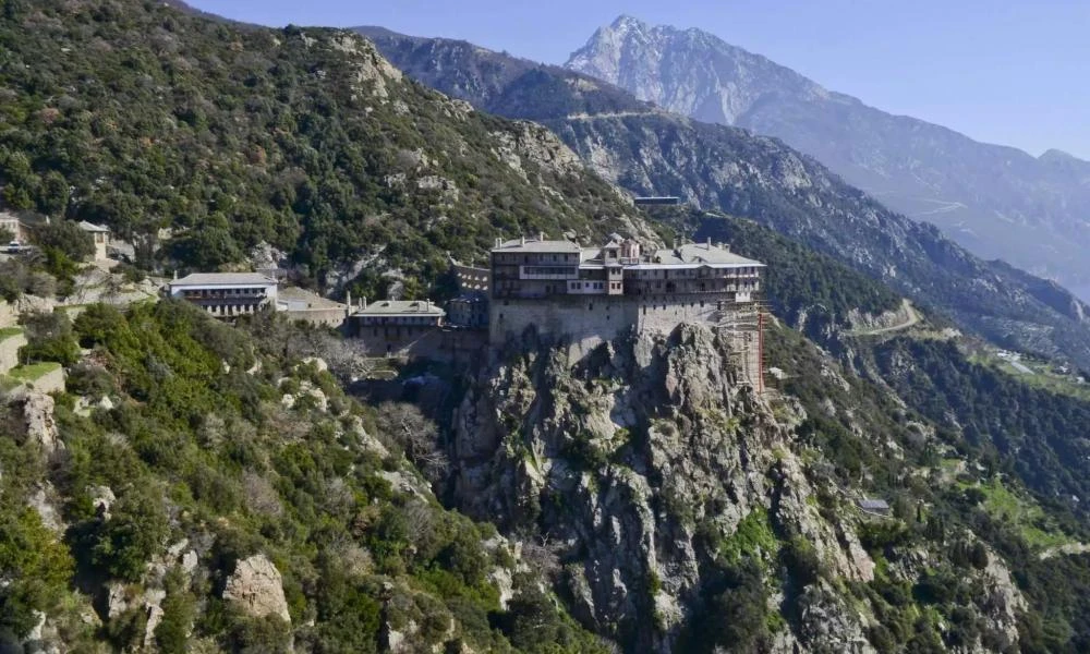 Στο Άγιο Όρος ο Νίκος Δένδιας – Πρώτη επίσκεψη υπουργού Εξωτερικών μετά από 11 χρόνια